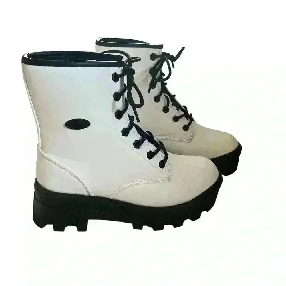 Lugz lace up boots